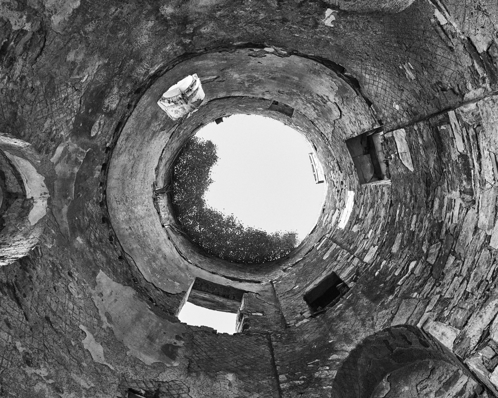 Urban #220329.3. Black and white photo of the back of Clifden Castle.